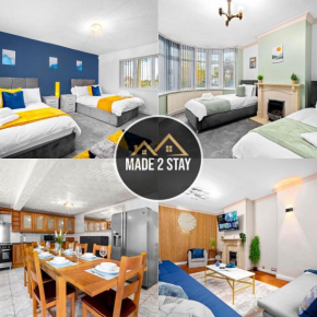 Modern 18 Guest Large Home in Solihull - Near NEC, JLR, HS2 and BHX